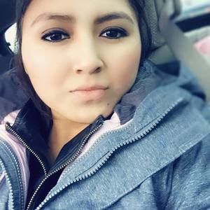 Meet your Posher, Estela